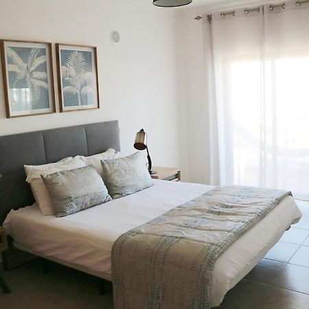 3 Bedroom Apartment With Indoor Pool Central Lagos Buitenkant foto