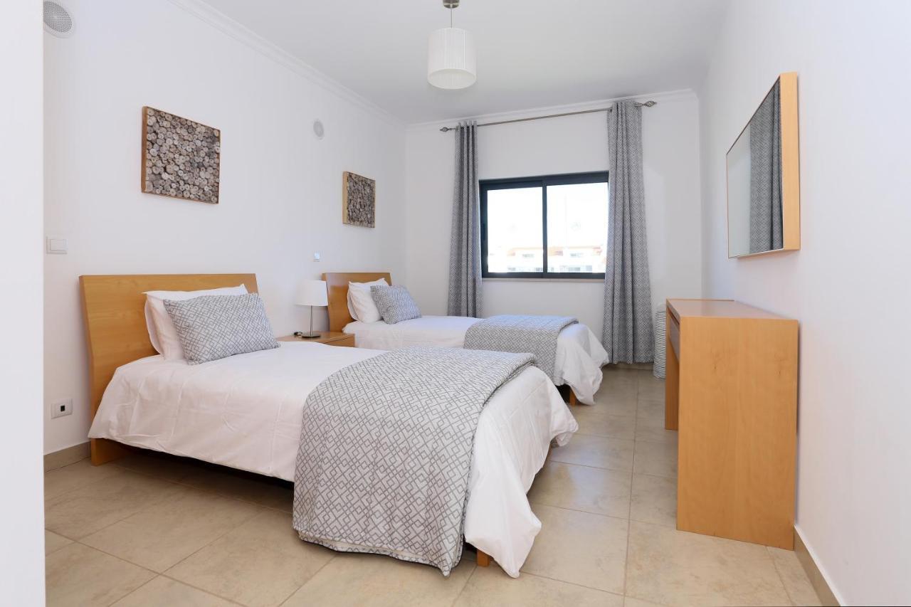 3 Bedroom Apartment With Indoor Pool Central Lagos Buitenkant foto