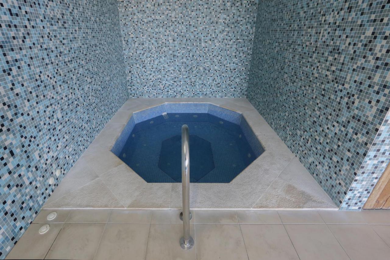 3 Bedroom Apartment With Indoor Pool Central Lagos Buitenkant foto