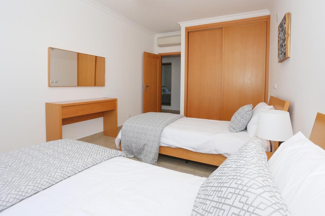 3 Bedroom Apartment With Indoor Pool Central Lagos Buitenkant foto
