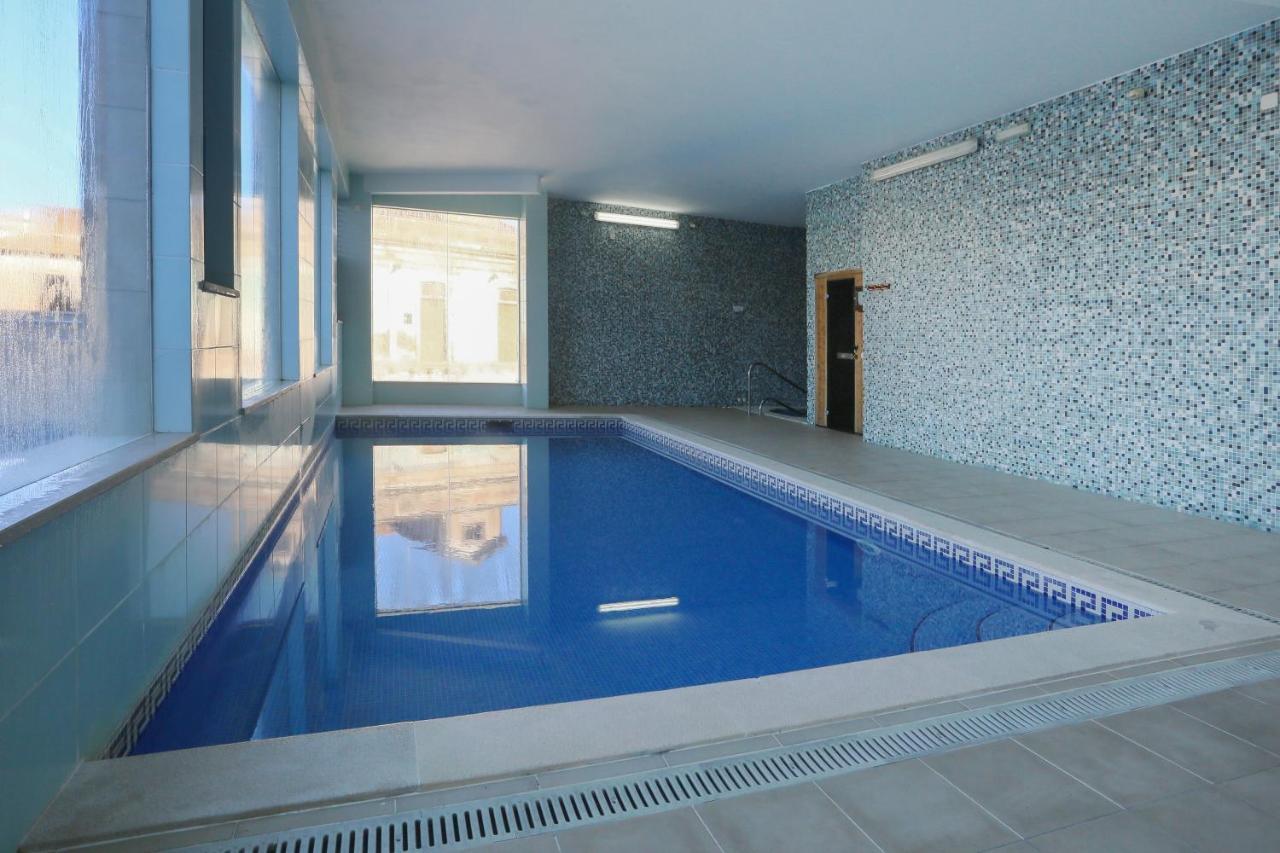 3 Bedroom Apartment With Indoor Pool Central Lagos Buitenkant foto