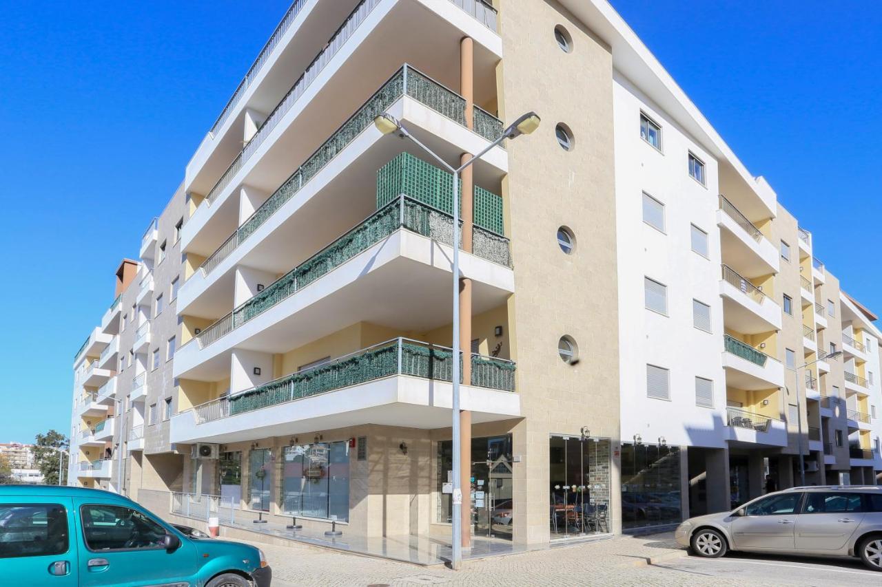 3 Bedroom Apartment With Indoor Pool Central Lagos Buitenkant foto