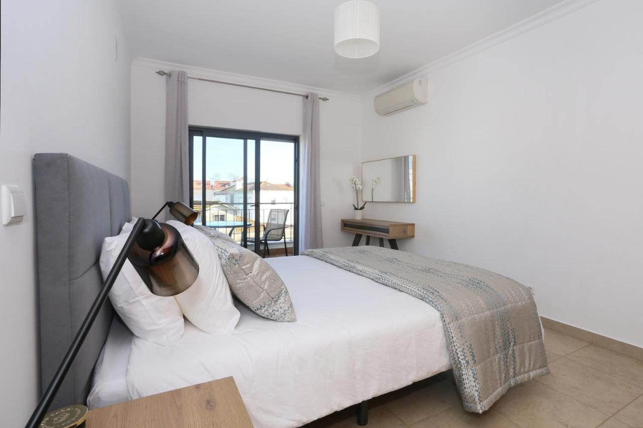 3 Bedroom Apartment With Indoor Pool Central Lagos Buitenkant foto