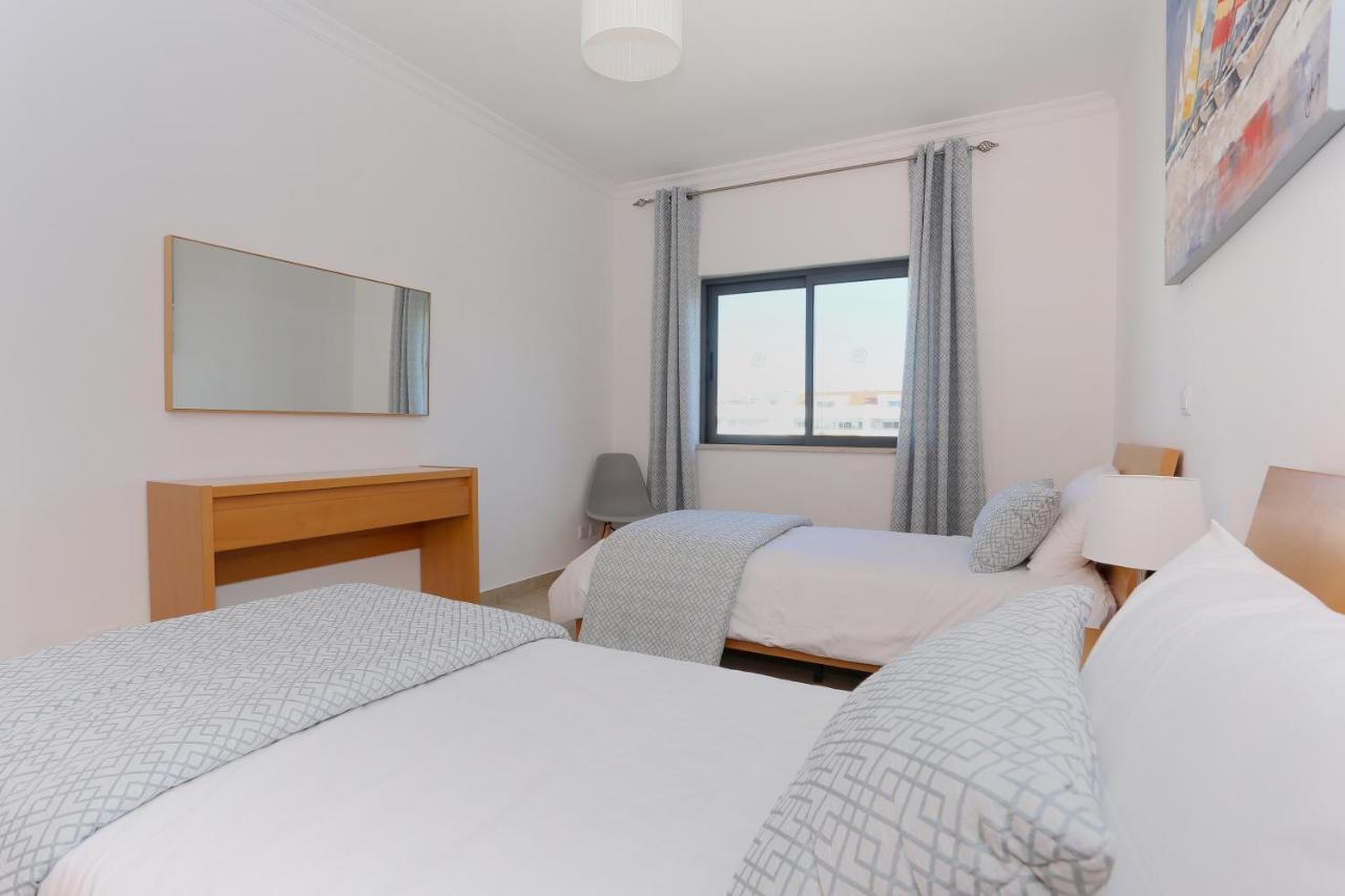 3 Bedroom Apartment With Indoor Pool Central Lagos Buitenkant foto